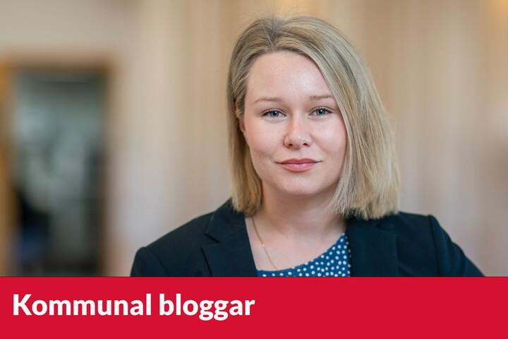 Profilbild på Sara Hamrin. Längst ner på bilden står "Kommunal bloggar" i vit text mot röd bakgrund.